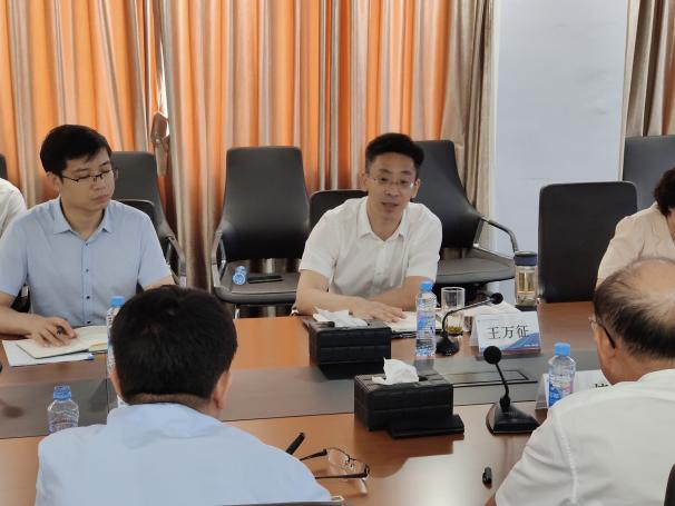 加快转型升级，打造平台型企业——王万征到江西大红鹰dhy测控公司“解难”
